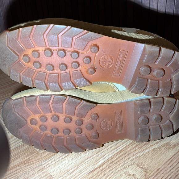 Timberland hiking boots. Size 9 1/2. Tan and beige. - Picture 6 of 9